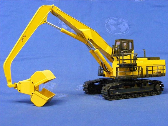 Komatsu PC1100-6 with high cab and clam bucket - Joal 1:50 scale