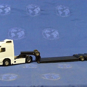 Volvo FH12 Globetrotter w/ lowboy (white & black) - Joal 1:50 scale diecast model