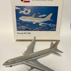 Boeing 747-400 Asiana Airlines in 1:500 scale diecast