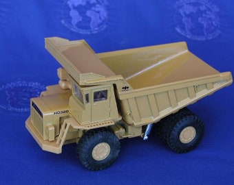 Komatsu Dump Truck Hd1200m Metal Model by Yonezawa Toys Diapet 1