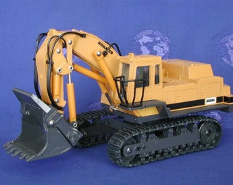 Komatsu PC650 hydrualic shovel 1:50 scale diecast by Goodswave of Japan