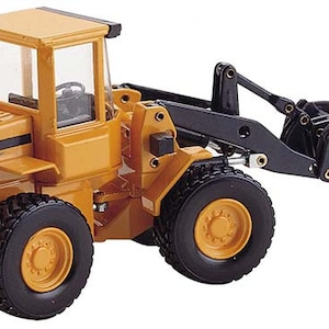 Volvo L-70C med hydrauliskt vinkelblad - Joal gjuten skala 1:50