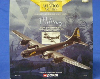 Boeing B-29 Superfortress- Esso Express - USAF by Corgi escala 1:144