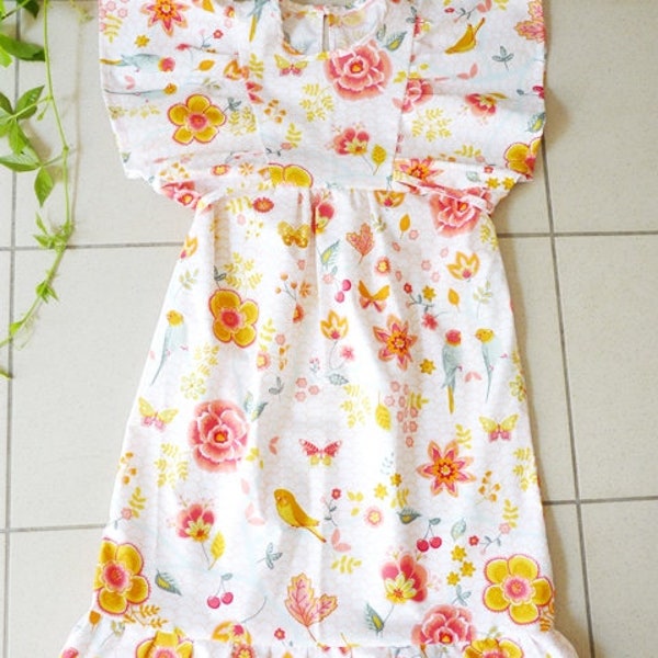 Robe à manches papillons romantique motifs fleurs et oiseaux taille 8 ans