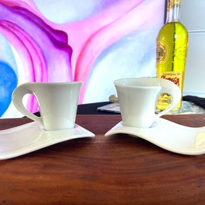 NEW WAVE New Age NIVISI Cappuccino or Espresso Set (4 pieces) New in Box White Modern Fluid Design Coffee