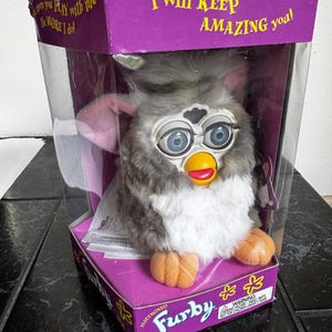 Vintage 1998 Furby – Grey & White, Blue Eyes – Tiger Electronics, Original Box, New Old Stock