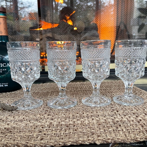 Vintage Set Anchor Hocking WEXFORD Diamond Pattern Wine Glasses Cocktails 4 ounces  Retro Kitchen After Dinner Goblets Unique