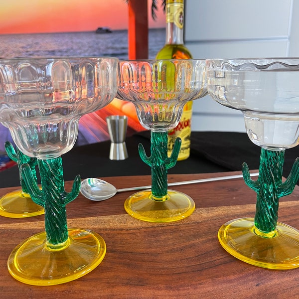 4 FLIRTY Fun ARCYLIC Patio Camper Lakehouse Retro Cactus Margarita Glasses Tequila Patron Glass Craft Cocktail Mexico Boho