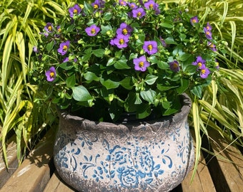 Pot de fleurs en béton pour maison de campagne sans trou, aspect usé