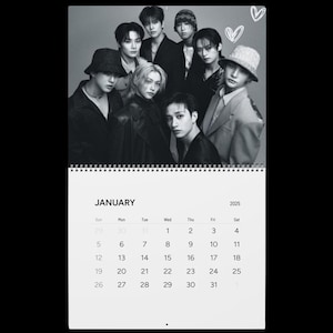 Stray Kids Kpop 2025 Wandkalender, 12-Monatskalender, Bleib Geschenk, Lustiger Kpop Merch, Büro Wanddeko, Einzigartiger Kalender für Fans,Skzoo
