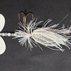Muskie Bucktail Fishing Lure - Crappie - White & Black