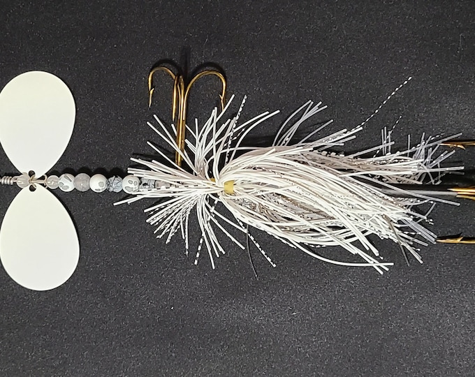 Muskie Bucktail Fishing Lure - Crappie - White & Black