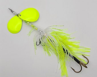 Muskie Bucktail Fishing Lure - Spotted Chartreuse Shiner