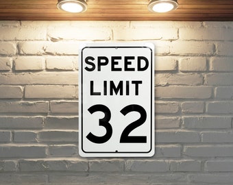 【未開封】 MEMI/SPEED LIMIT Speed Limit 32 Kmh Traffic Sign Stock Vector (Royalty Free