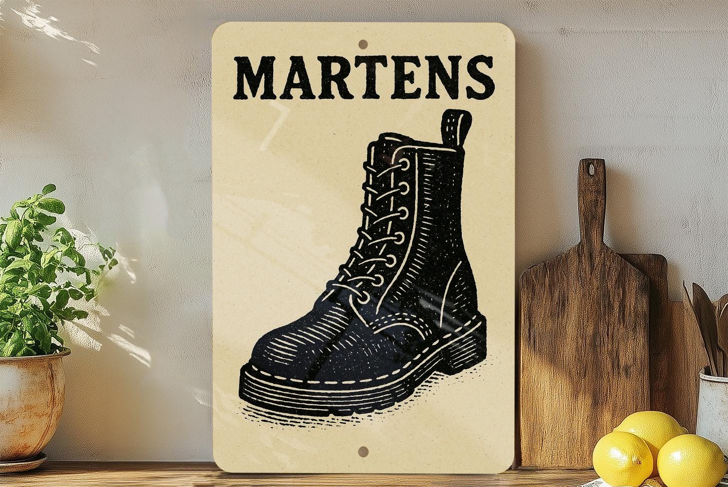 Martens-kunst メルテンスクンスト　西ドイツ　ウォールデコ Dr. Martens Stamp Style Metal Sign – Vintage Wall Art for Garage