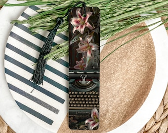 Vintage Typewriter Bookmark, Lily Typewriter, Metal Bookmark, Unique Gifts, Book Lover Accessory