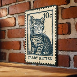 Tabby Kitten Metal Sign – Vintage Stamp Style Cat Wall Art, Rustic Home Decor, Cute Kitten Tin Sign for Pet Lovers