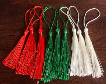 Christmas Tassels Bulk Pack, Holiday Red Green White Tassels, DIY Ornament Tassels, Gift Wrap Craft Supplies, Bookmark Tassels 12–50 Pack