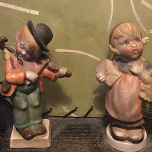 Vintage Table Lamp with Little Boy and Girl Hummel Figurines