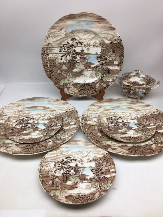 Vintage Johnsons Bros Enchanted Garden, Dinning Collection /plates