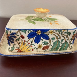 Vintage Shabby Chic Cheese or butter dish with floral pattern and Flower handle