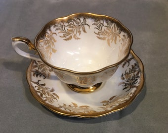 tasse à thé vintage Royal Albert Gold & White avec soucoupe