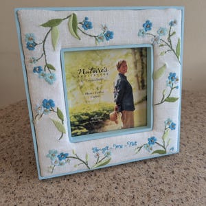 Vintage 2000s Embroidered Fabric Picture Frame with Forget Me Not Blue Flowers, 4x4 Square Photo Frame, Pale Blue Detailed Tabletop Frame