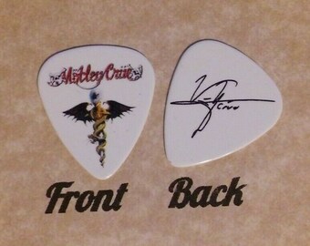 Motley Crue Vince signature Rock band double sided picture guitar pick (L3)