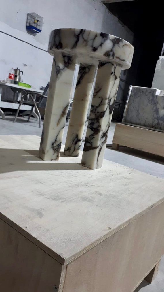 カラカッタ ビオラ 大理石 サイドテーブル：カスタムオーダースツール