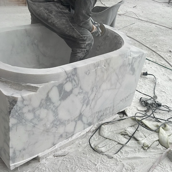 Handmade Calacatta Viola Marble Bathtub – Oval Freestanding Soaking Tub, Medium Size, Fully Customizable