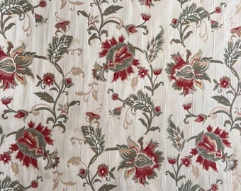 1 x 2.80 meters of precious San Leucio damask lampas fabric with floral decoration
