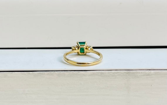 Vintage 14k Gold Emerald & Diamonds Ring - image 8