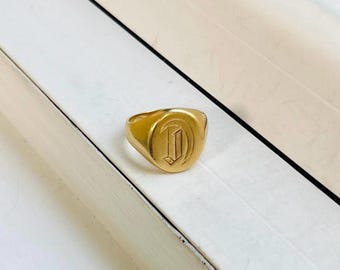 Vintage 14k Gold Letter “D” Initial Inscribed Signet Ring