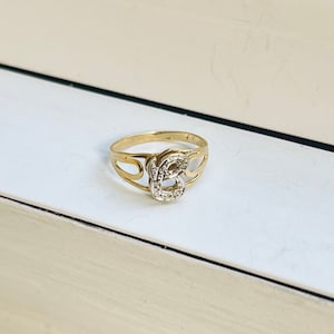Vintage Retro 14k Gold Letter “B” Ring with Diamonds