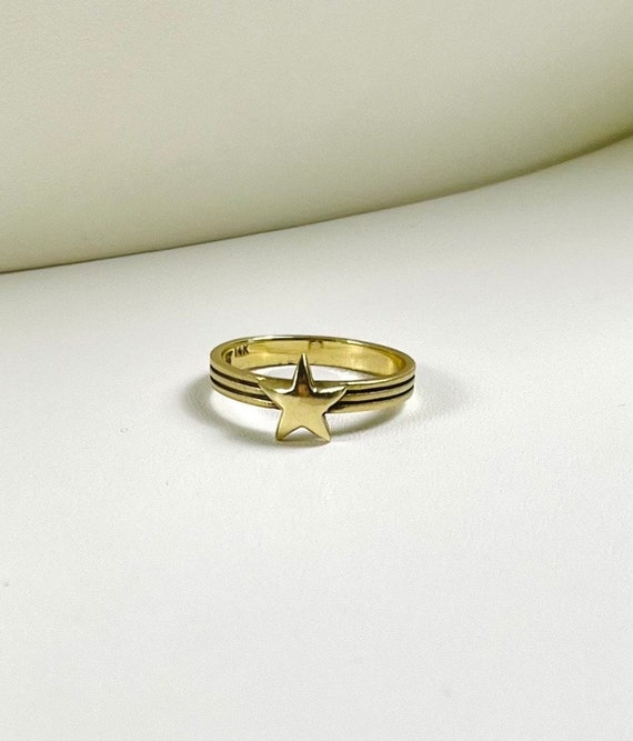 Vintage 14k Gold Ribbed Celestial Star Ring