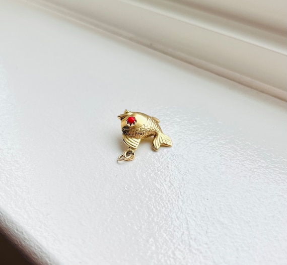 Vintage 14k Gold Fish Charm Pendant with Red Cora… - image 6