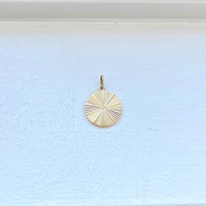 Vintage 14k Yellow Gold Engine Turned Round Pendant Charm