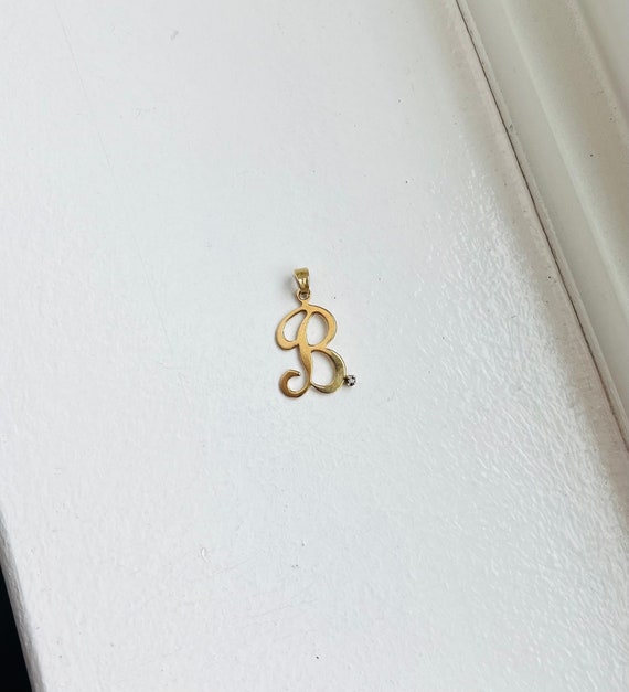 Vintage 14k Gold Dainty “B” Letter Pendant with Sm