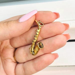 Vintage 14k Yellow Gold Articulated Saxophone Charm
