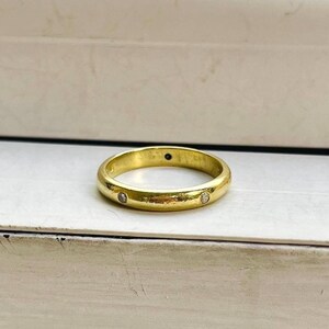 Jonc vintage en or jaune 18 carats serti de diamants