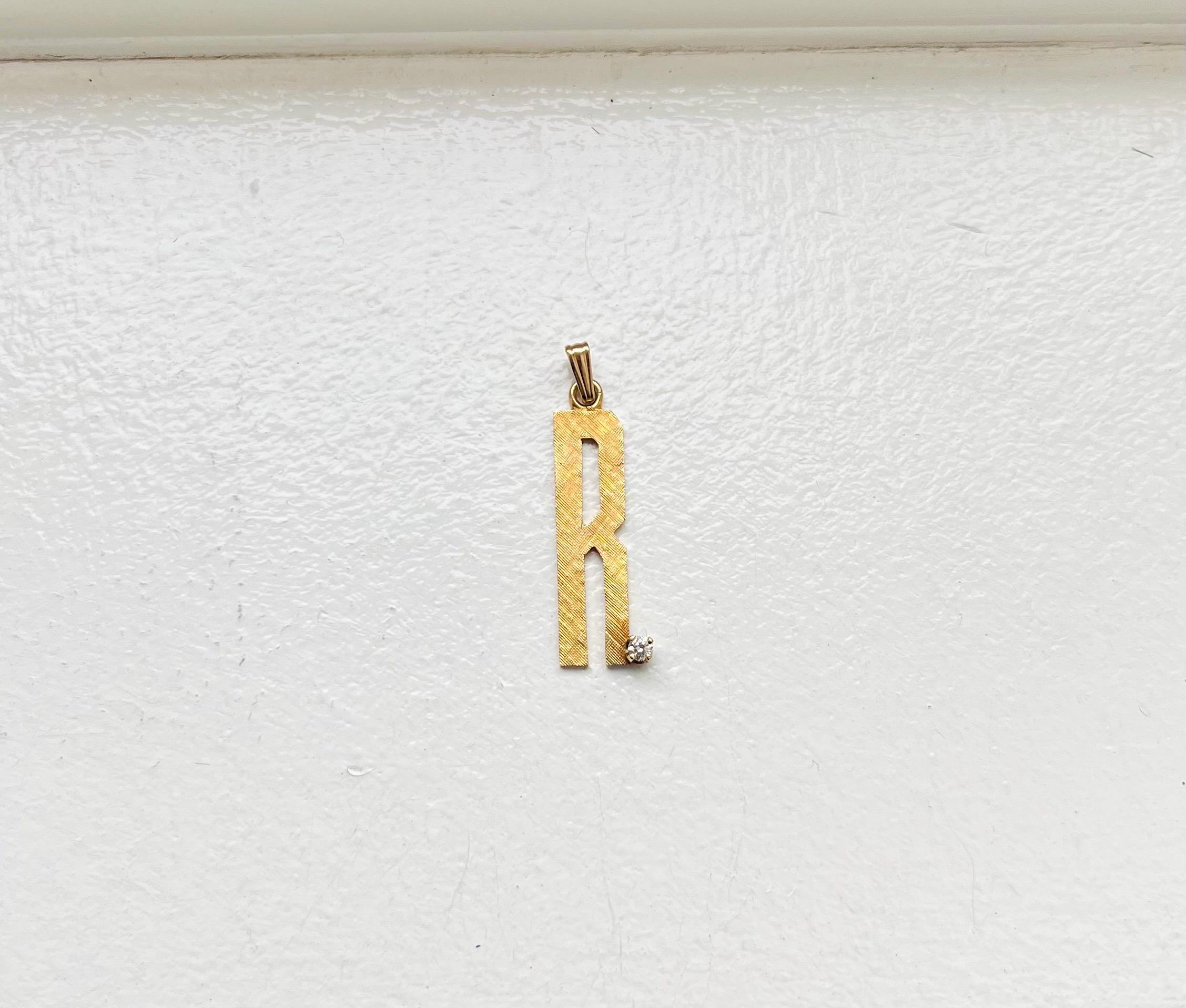 Vintage 14k Yellow Gold Textured Letter “R” Initial Pendant Set With ...