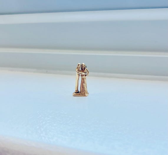 Vintage 14k Yellow Gold Man & Wife Charm View 4