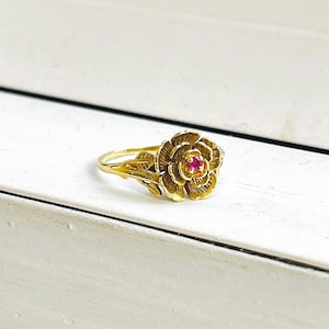 Vintage 14k Yellow Gold Flower Ring Set with Ruby