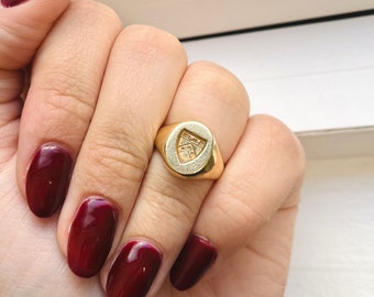 Vintage 14k Gold Shield Insignia Signet Ring