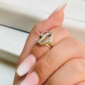Anillo vintage retro con letra "D" de oro de 10 k y diamantes pequeños
