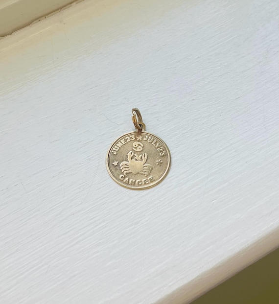 Vintage Celestial Retro 14k Gold Cancer Zodiac Ro… - image 1