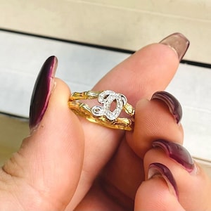 Vintage Retro 14k Amarelo Ouro Bambu Estilo Letra “D” Anel Inicial Conjunto com Diamantes