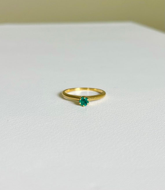 Vintage 18k Gold Emerald Ring