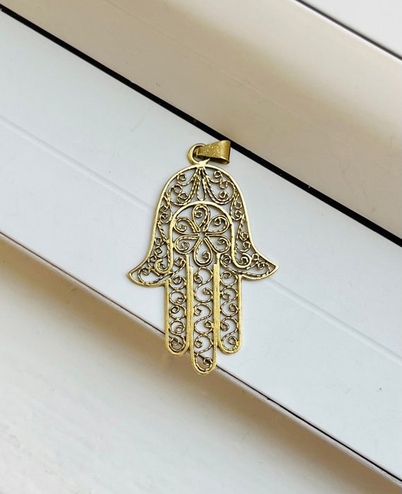 Vintage 14k Gold Detailed Hamsa Hand Pendant