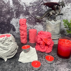 Dragon&#39;s Blood Scented Soy Candle, Handmade Dragon Statue Candle, Holder and Tea Light, Unique and Luxury Mythical Gift, Housewarming Gift